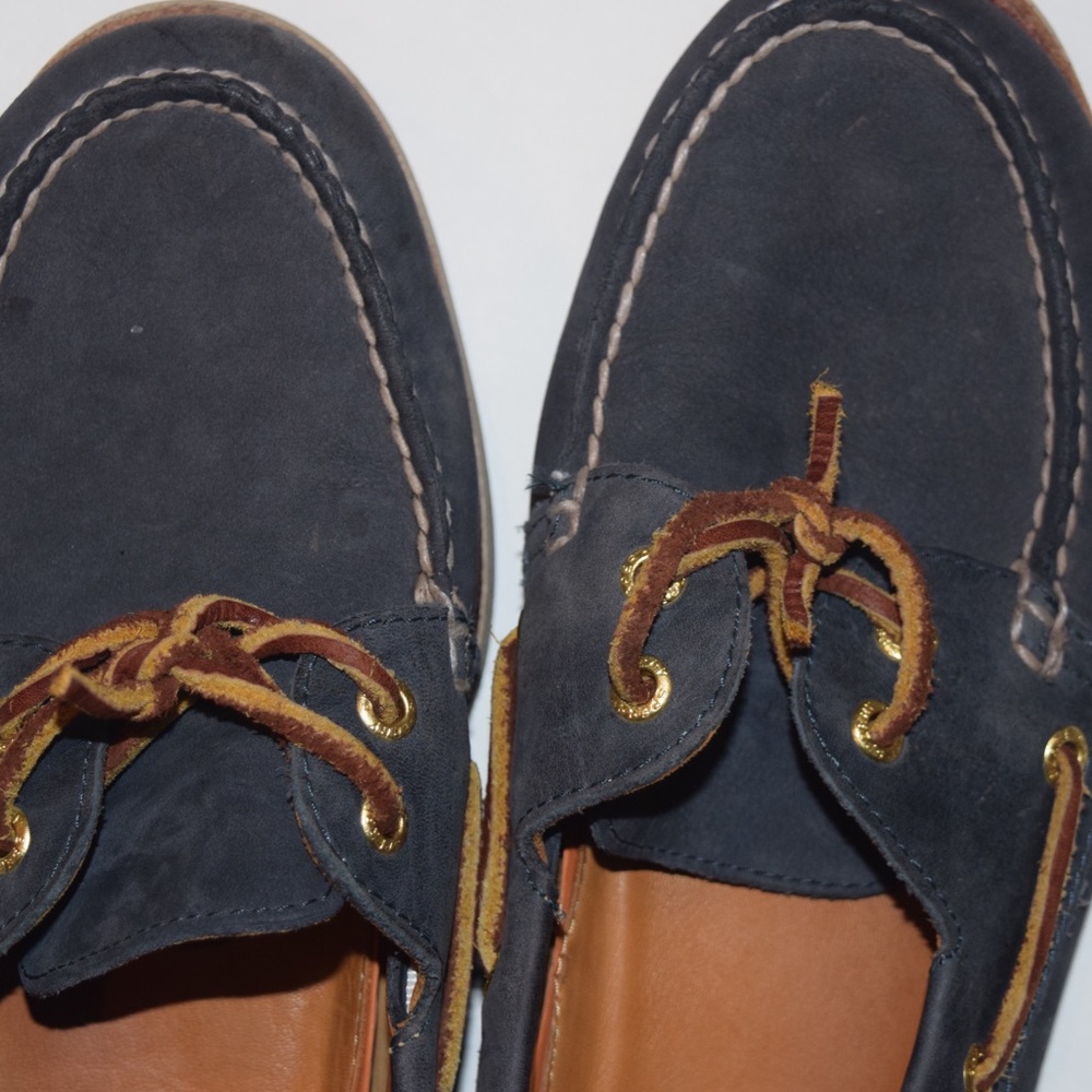 Gold Cup Suede Navy Sperry.
